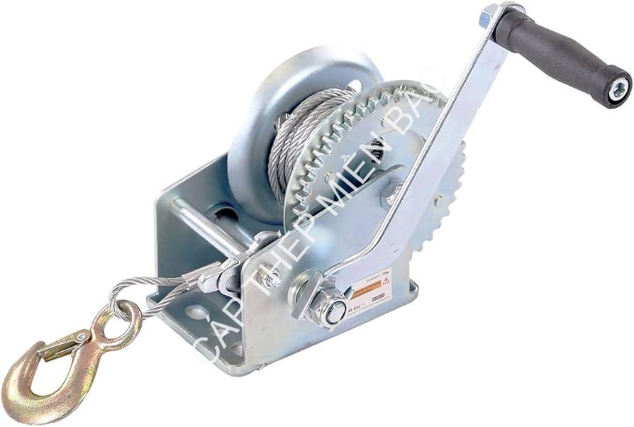 Tời quay tay 1400lbs tời quay tay 1400lbs ₫1,000 <strong>Tời quay tay 1400lbs</strong> là một thiết bị nâng hạ rất phổ biến, được sử dụng rộng rãi trong nhiều lĩnh vực như xây dựng, công nghiệp, nông nghiệp và các hoạt động ngoài trời. Với khả năng nâng tải trọng lên đến 1400lbs (khoảng 635kg), tời quay tay này mang lại hiệu quả cao và an toàn cho người sử dụng. tời quay tay 1400lbs